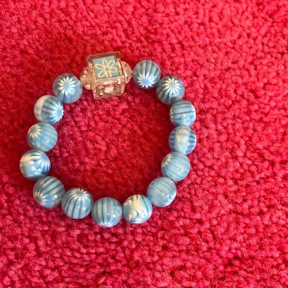 Beautiful blue beaded bracelet